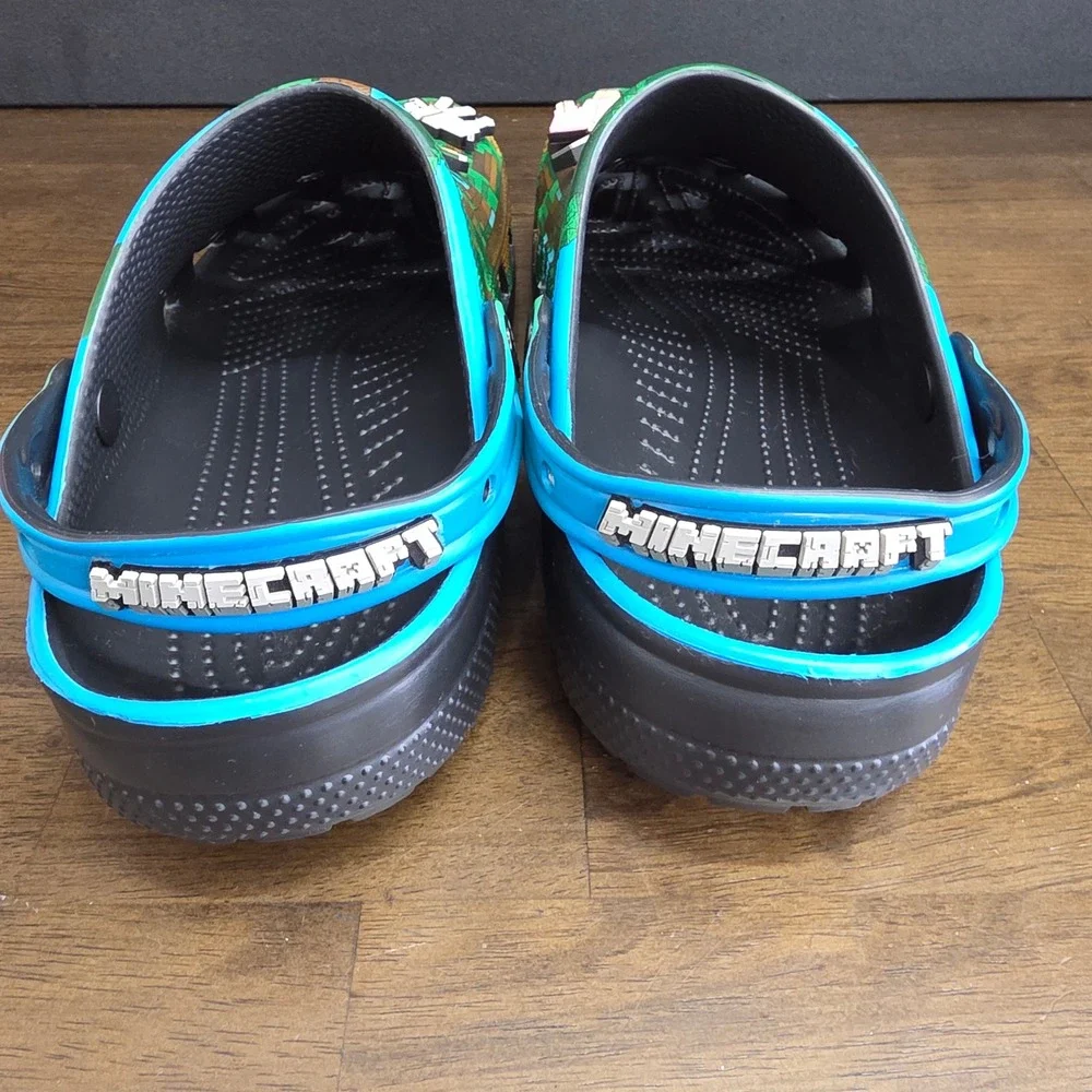 Crocs Minecraft Clogs Mens Size 11 Green Blue Graphic Jibbitz Charms